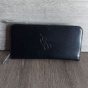 Tupperware Black Passport Holder and Travel Organizer Wallet